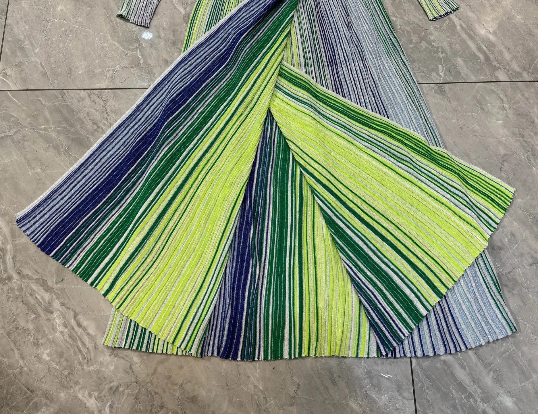 Sukienka na wesele z cekinami, dekoltem w szpic i plisowanym paskiem, 4 kolory 5